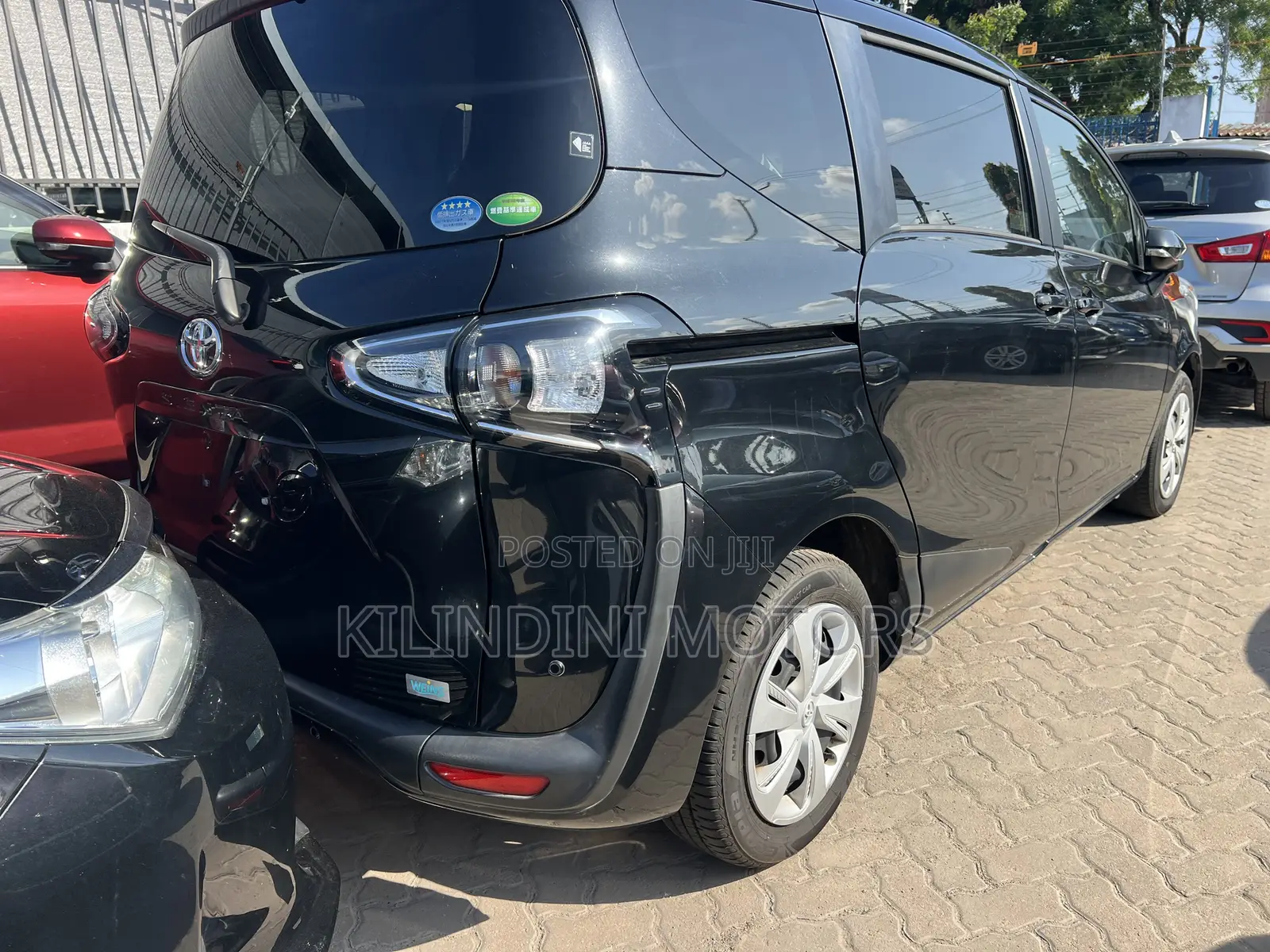 Toyota Sienta 2019
