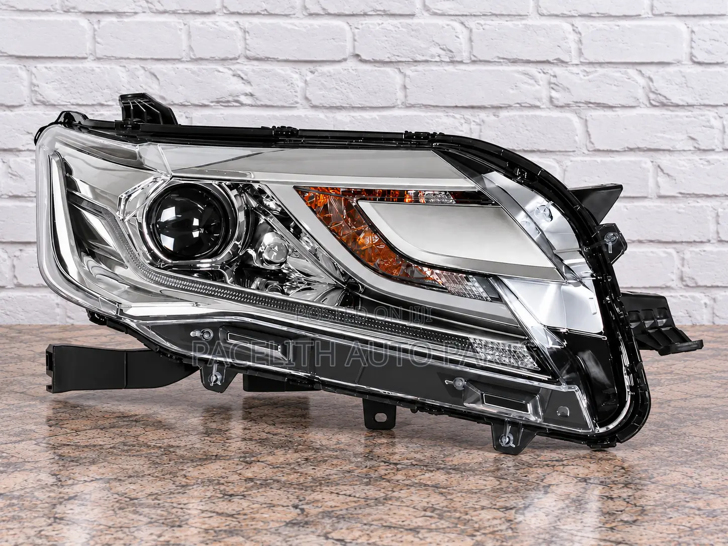 Head Lamp / Head Light Mitsubishi Pajero Sport 2016 - 2018