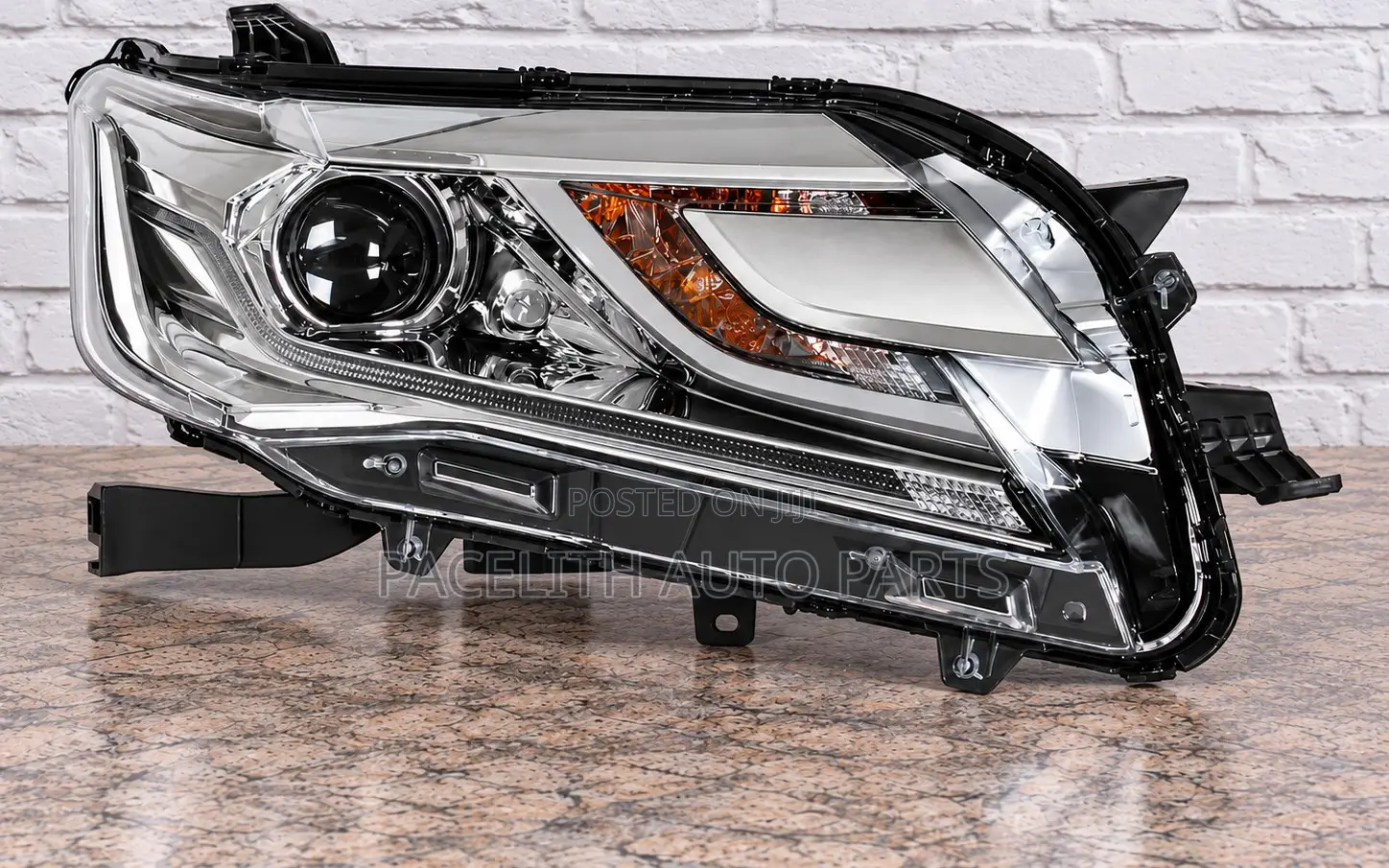 Head Lamp / Head Light Mitsubishi Pajero Sport 2016 - 2018