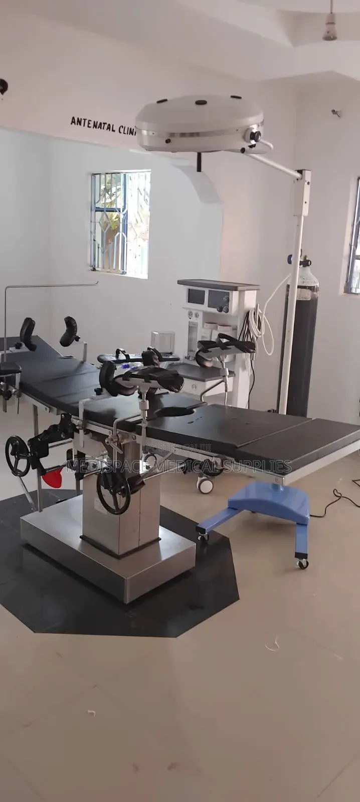 Durable and Strong Hydraulic Theatre Operating Table