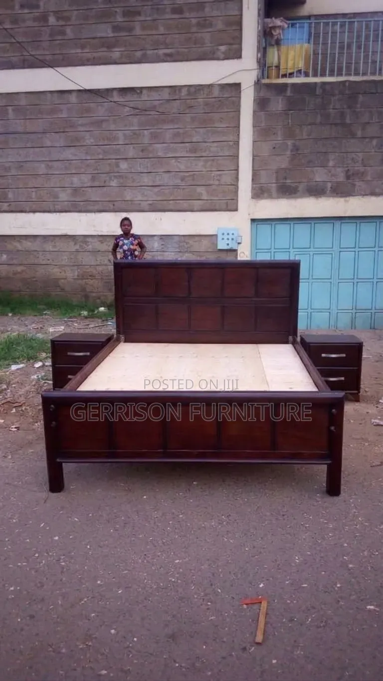 Modern Dark Mahogany Hardwood Bed Frame With 2 Matching Nightstands