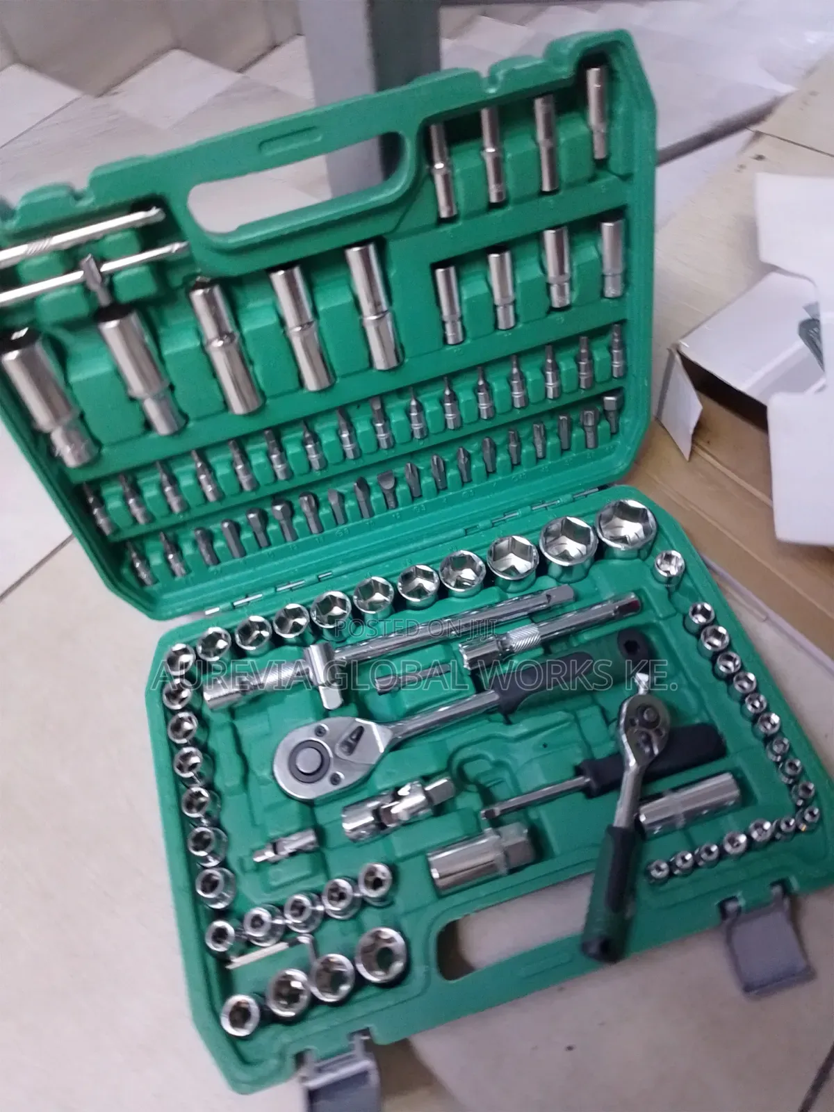 Socket Wrench Set (Ratchet Socket Set)/Tool Box