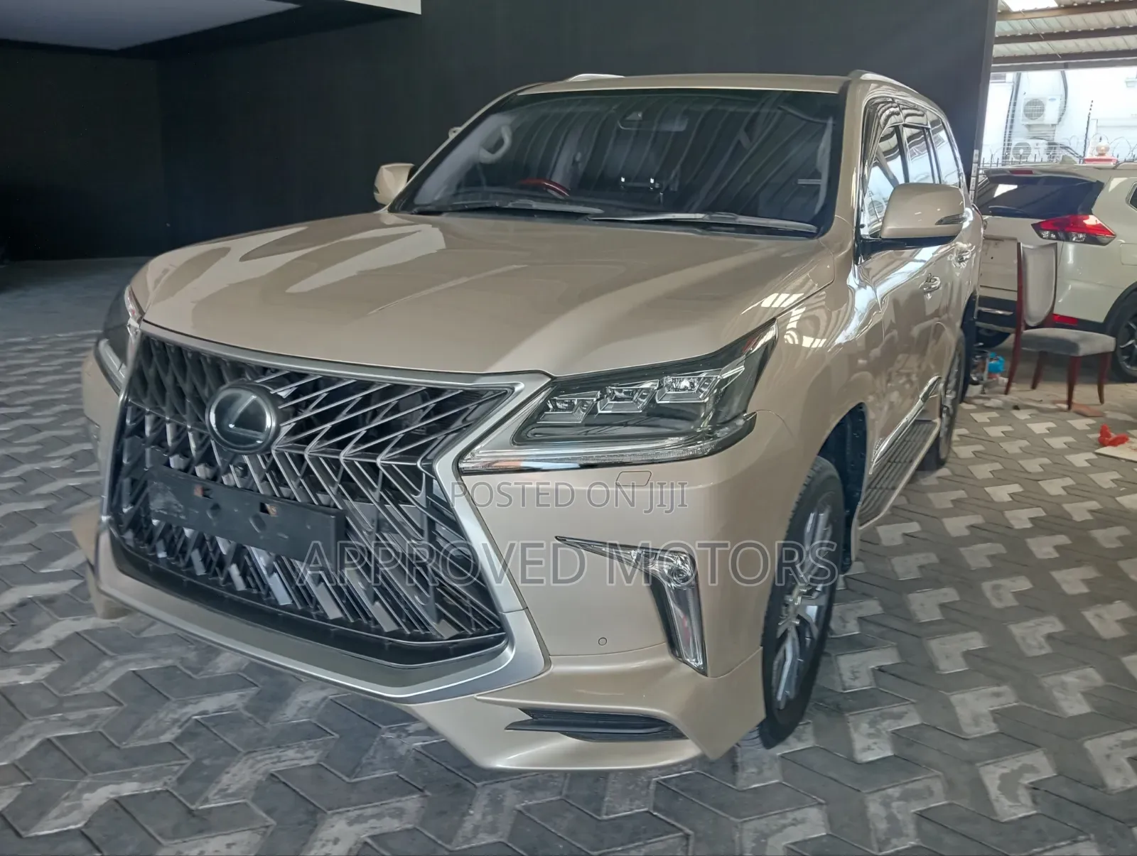 Lexus LX 2019 Gold