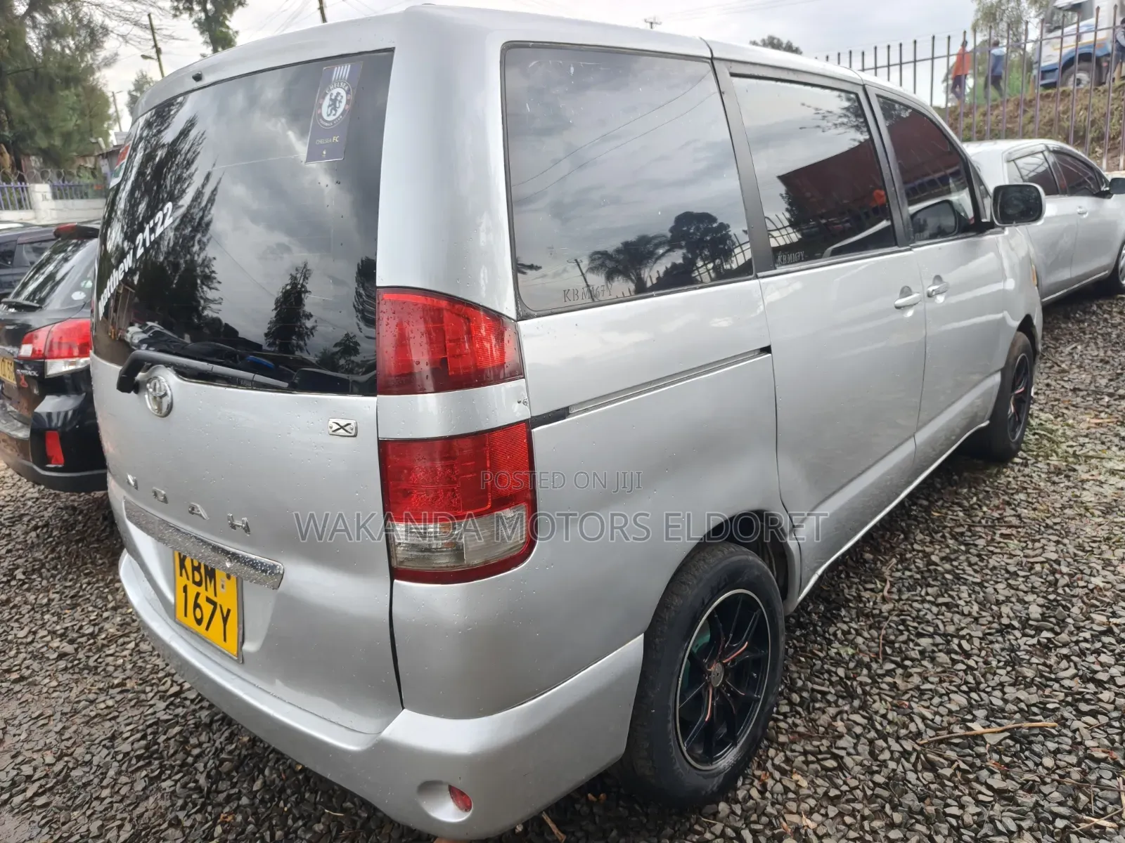 Toyota Noah 2.0 FWD (8 Seater) 2006 Silver