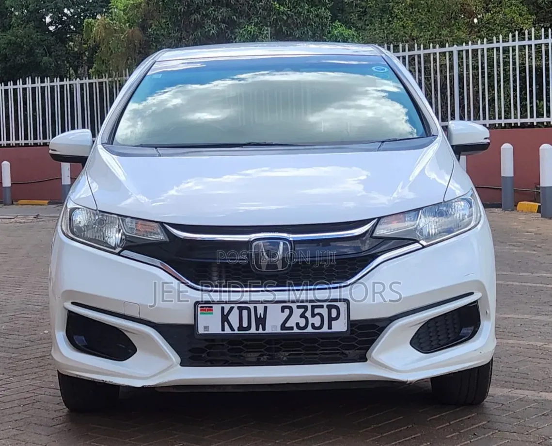 Honda Fit 2018 Off white