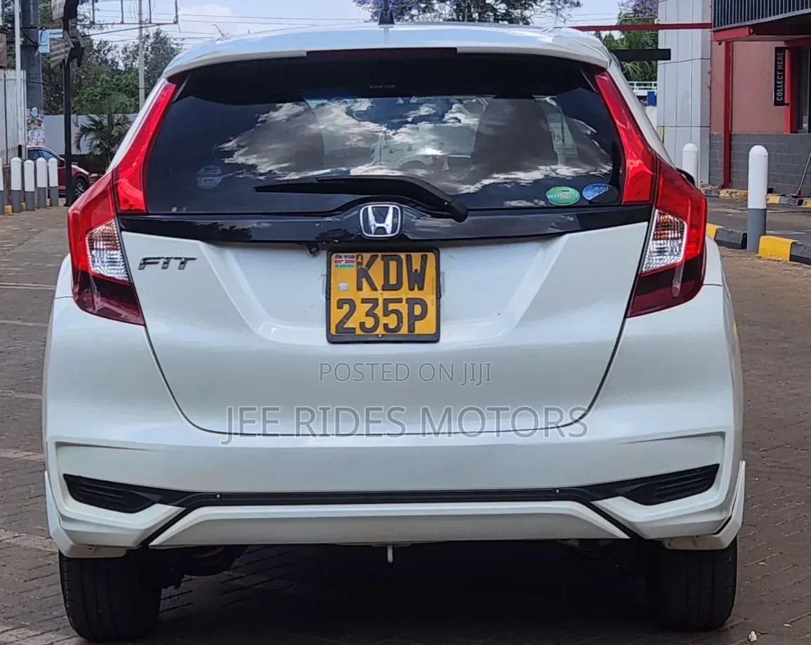 Honda Fit 2018 Off white