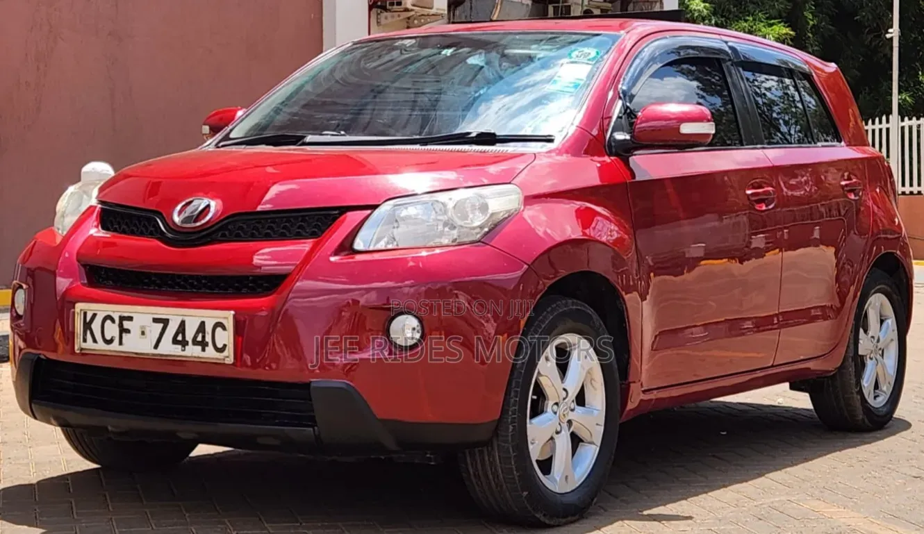 Toyota IST 2008 Red