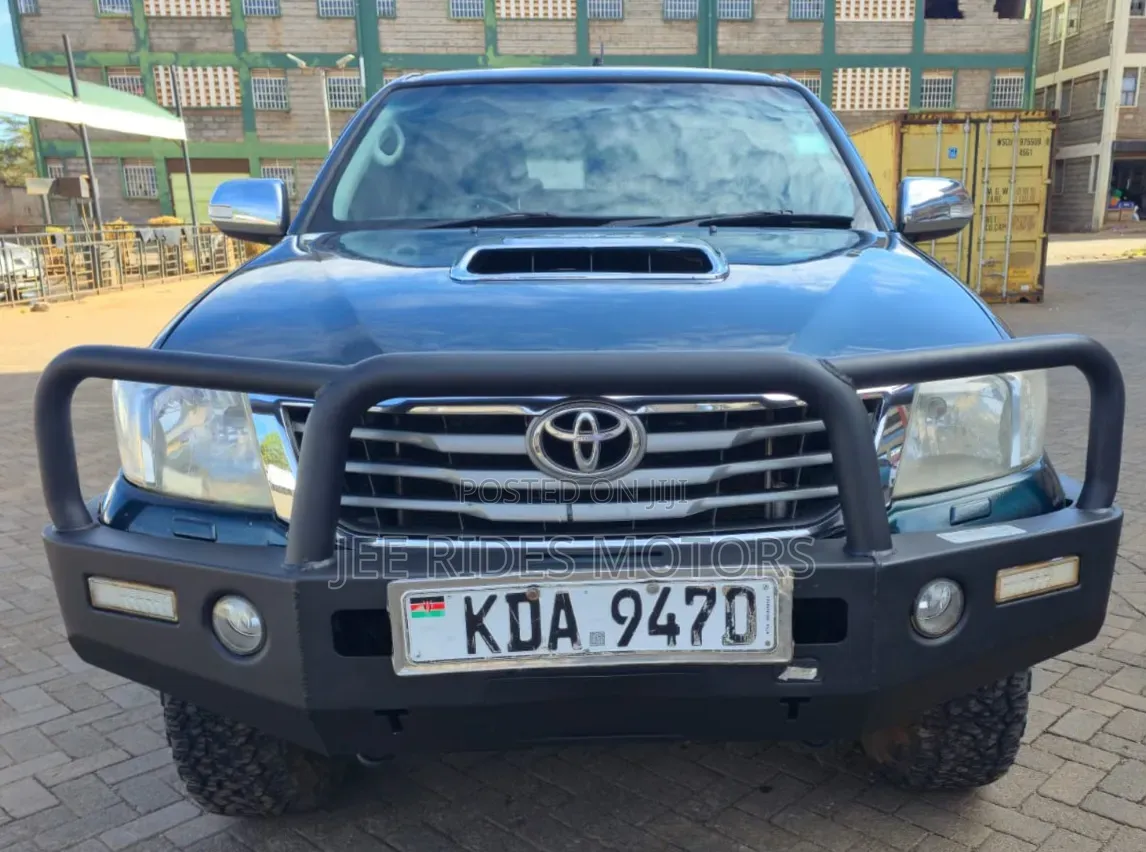 Toyota Hilux 2014 Burgundy