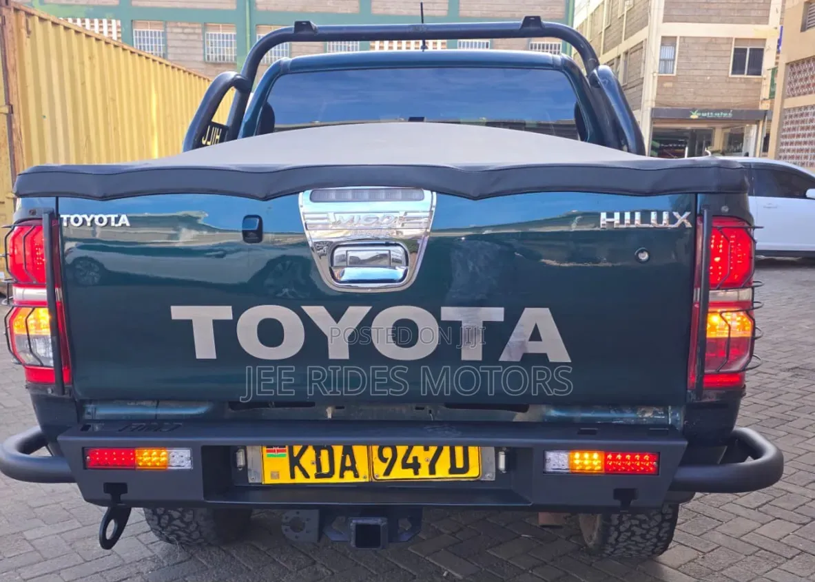 Toyota Hilux 2014 Burgundy