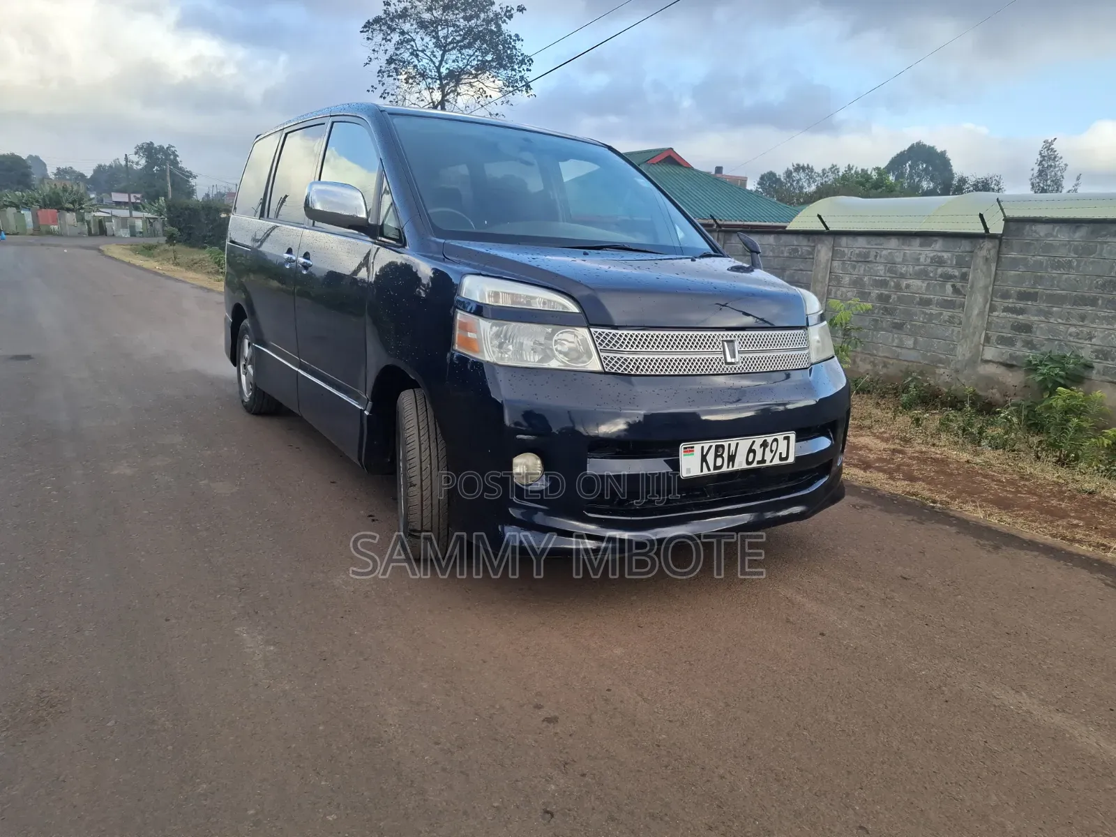 Toyota Voxy X 2WD 8-Seater 2006