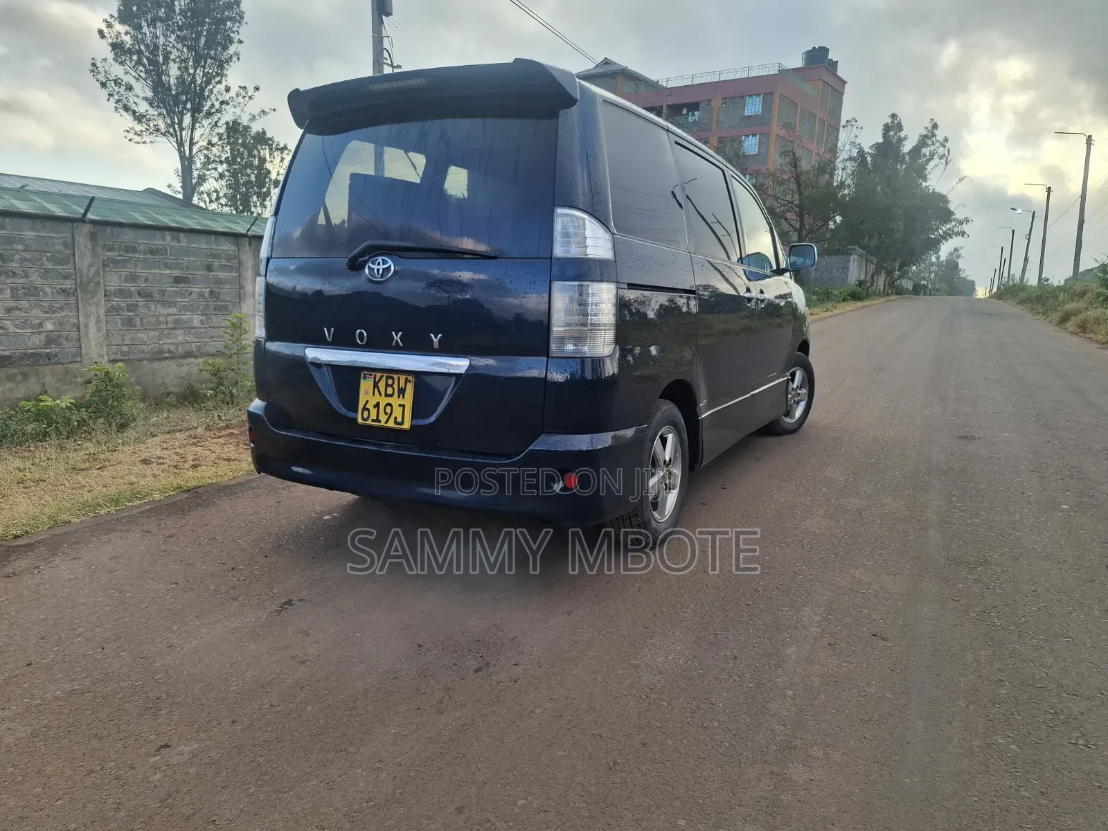 Toyota Voxy X 2WD 8-Seater 2006