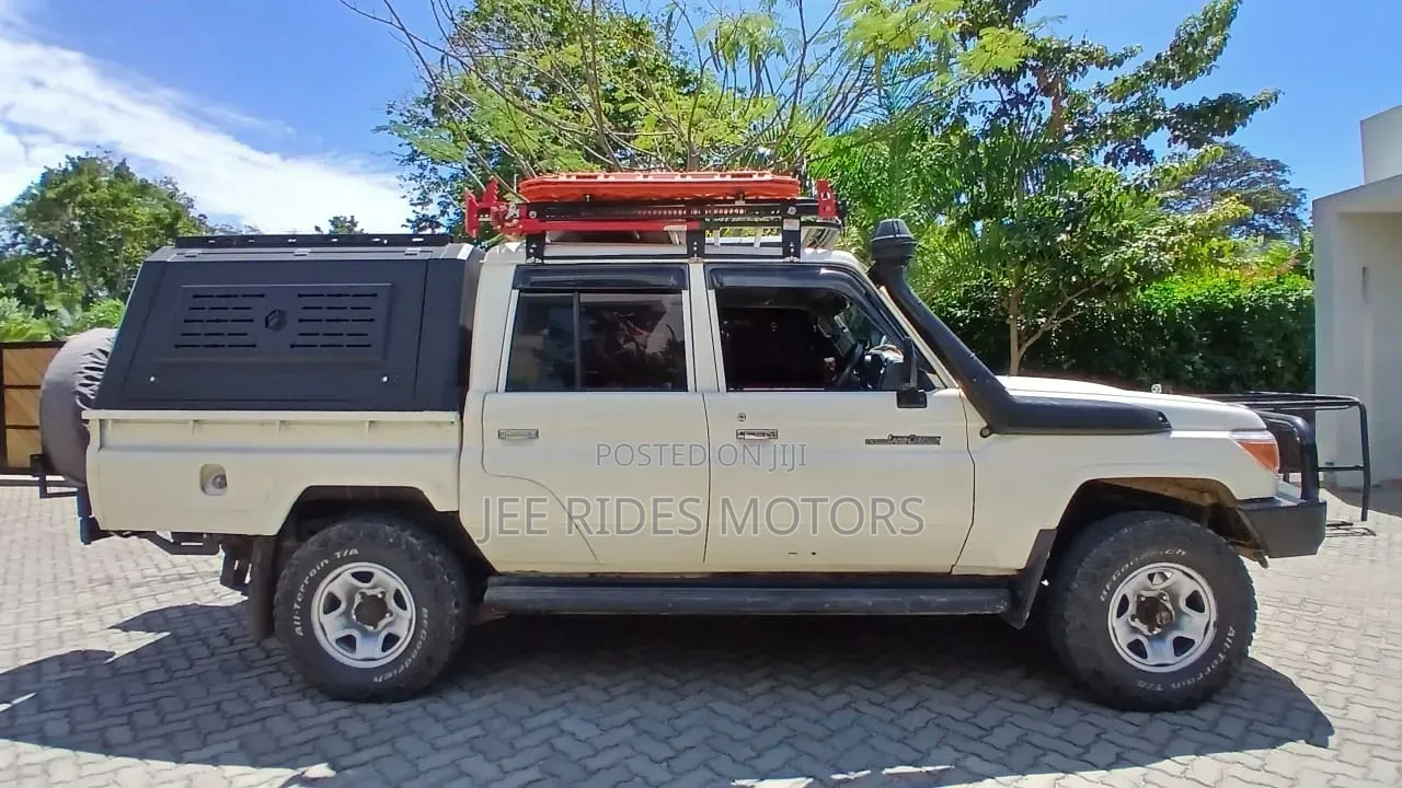 Toyota Land Cruiser 79 Series 2013 Beige
