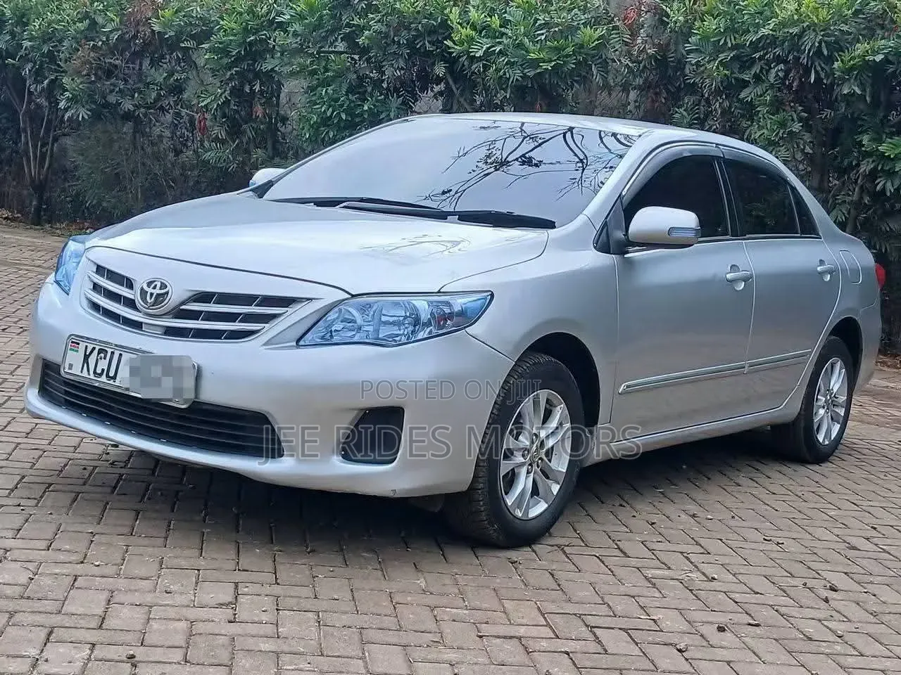 Toyota Corolla Altis 2013 Silver