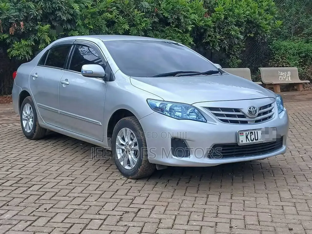 Toyota Corolla Altis 2013 Silver