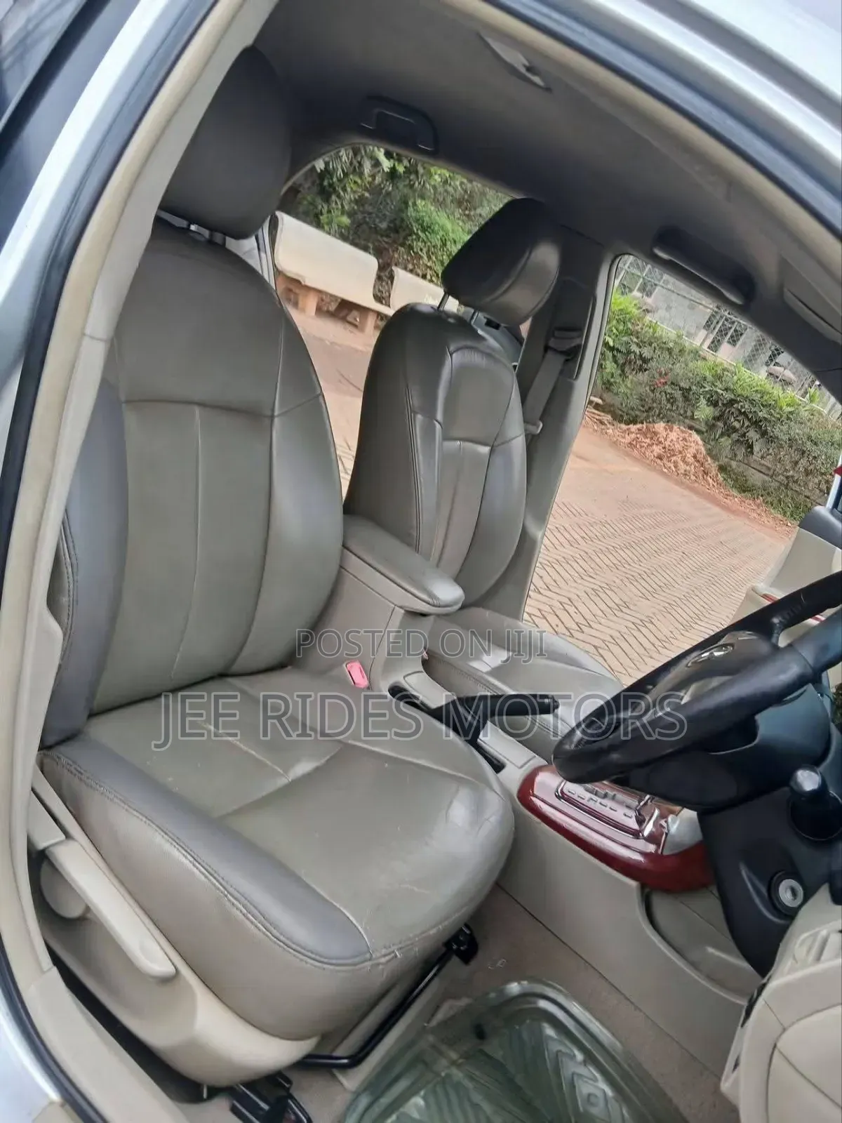 Toyota Corolla Altis 2013 Silver