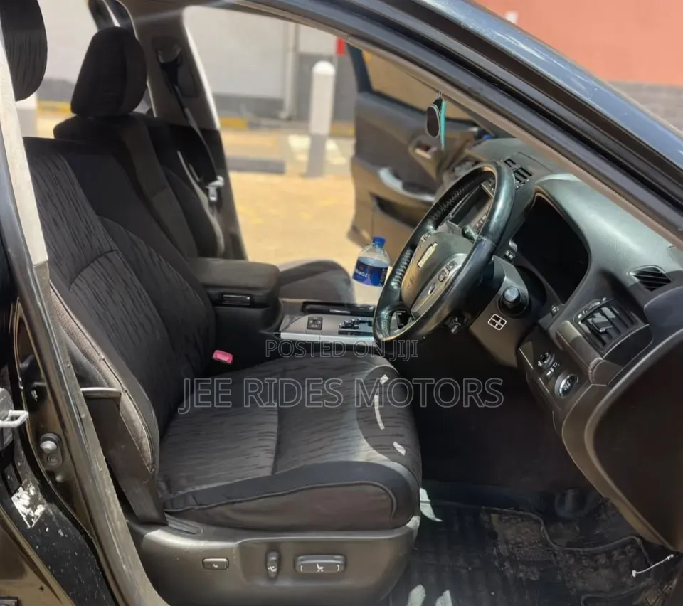 Toyota Crown 2010 Black