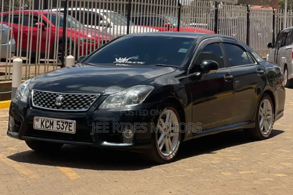 Toyota Crown 2010 Black