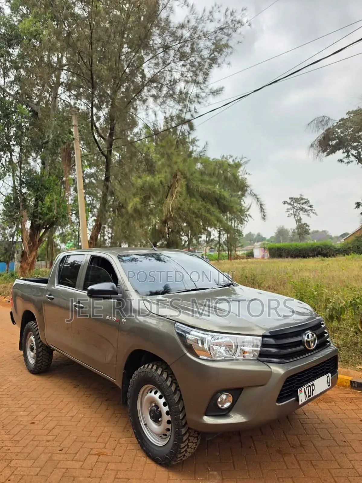 Toyota Hilux 2024 Gray