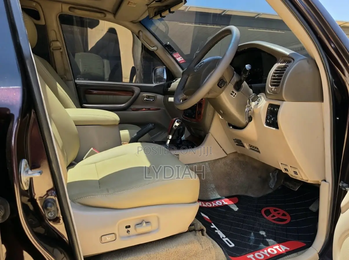 Toyota Land Cruiser 2005 Black
