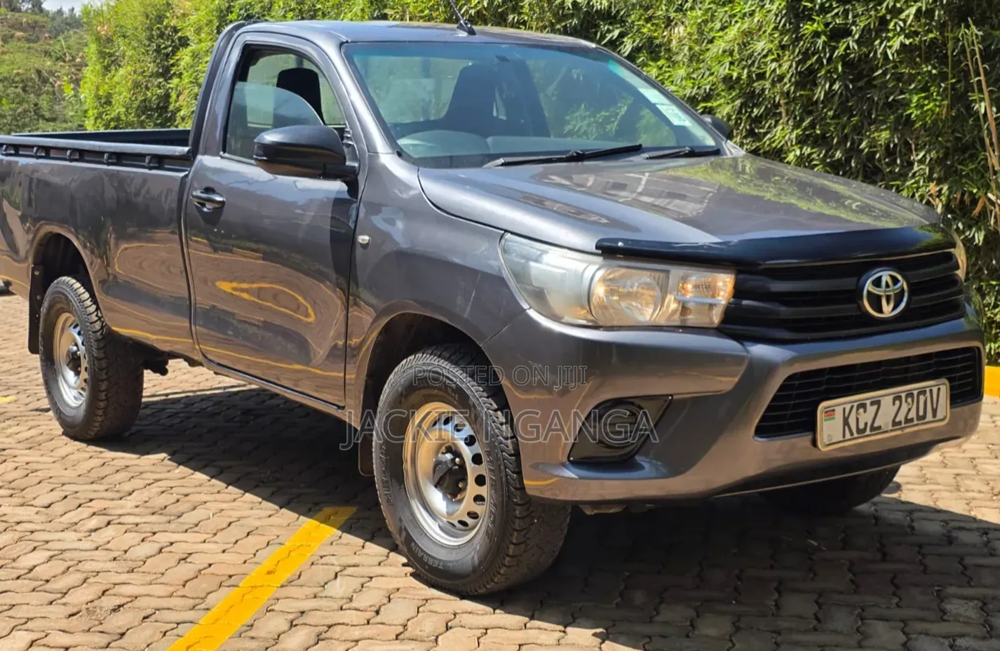 Toyota Hilux 2020 Gray