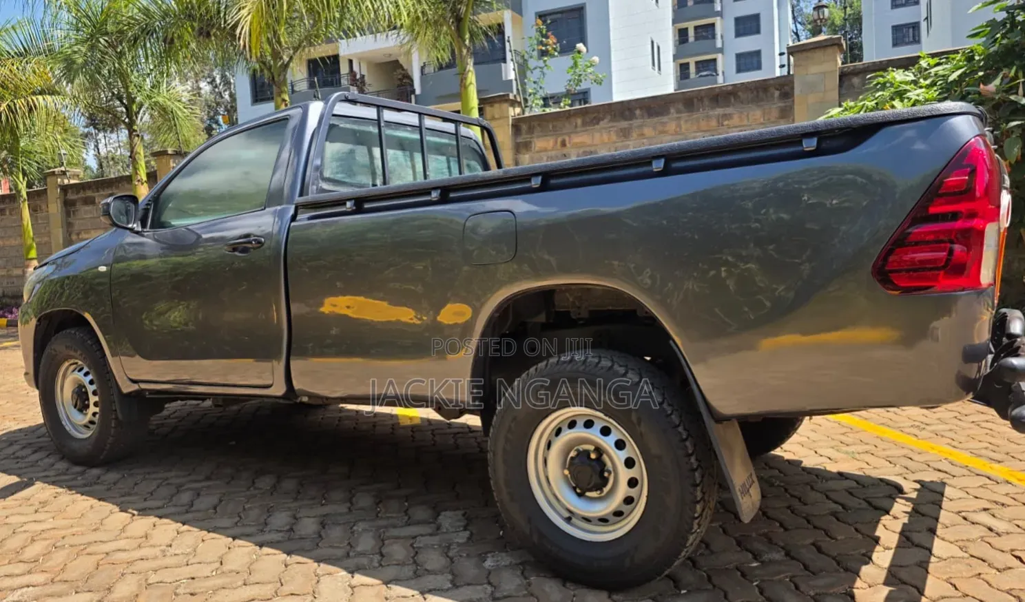 Toyota Hilux 2020 Gray