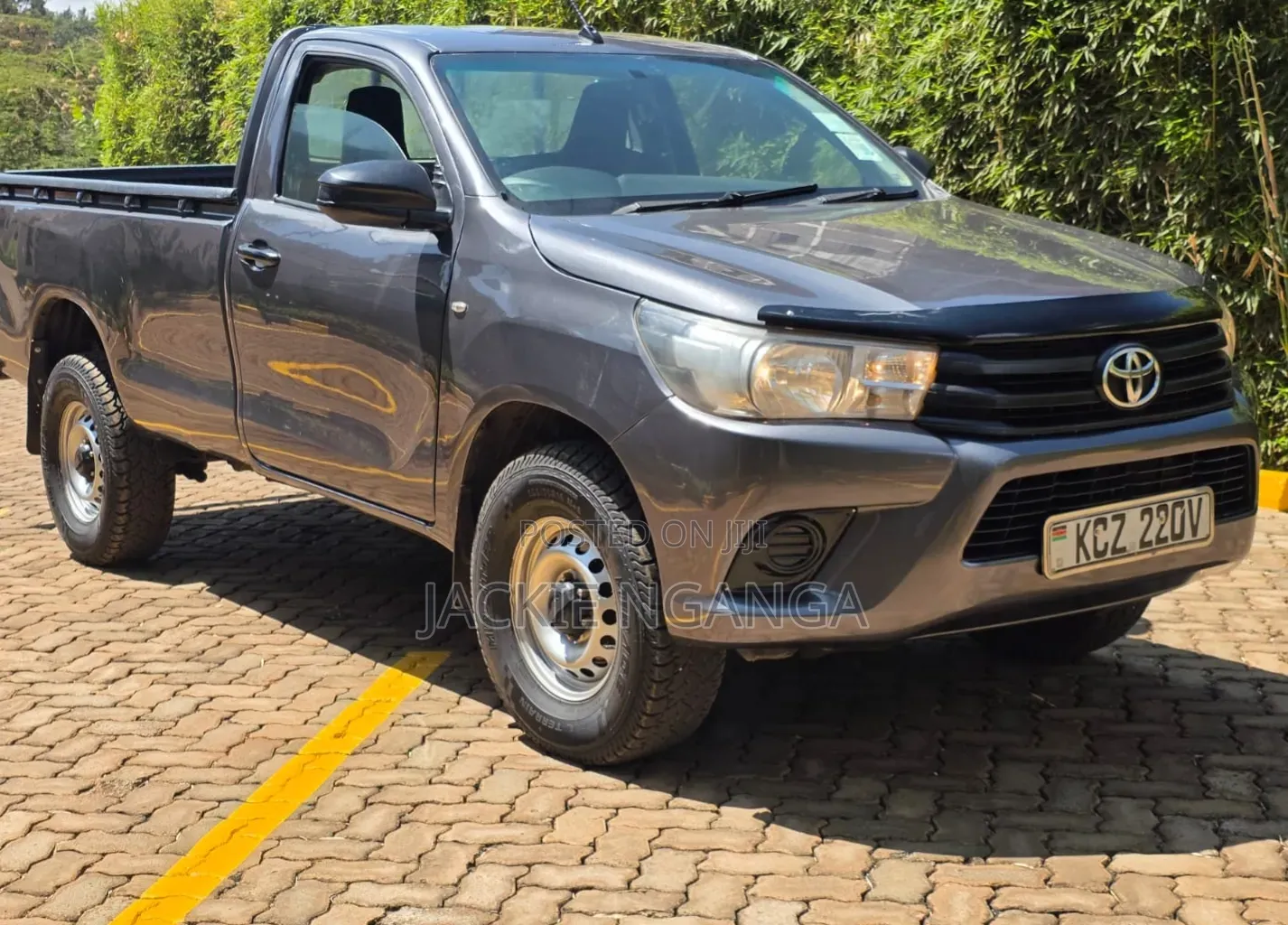 Toyota Hilux 2020 Gray
