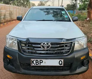 Toyota Hilux 2011 Ivory