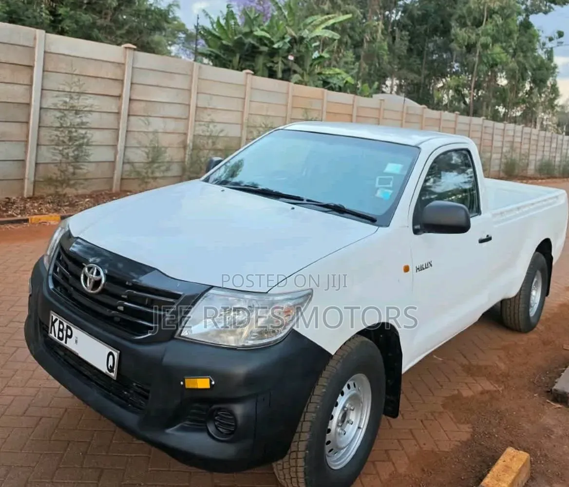 Toyota Hilux 2011 Ivory