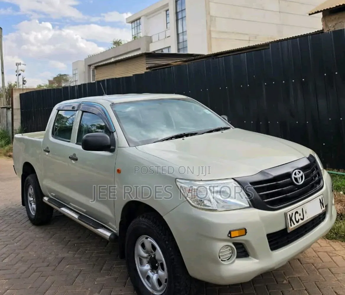 Toyota Hilux 2016 Teal