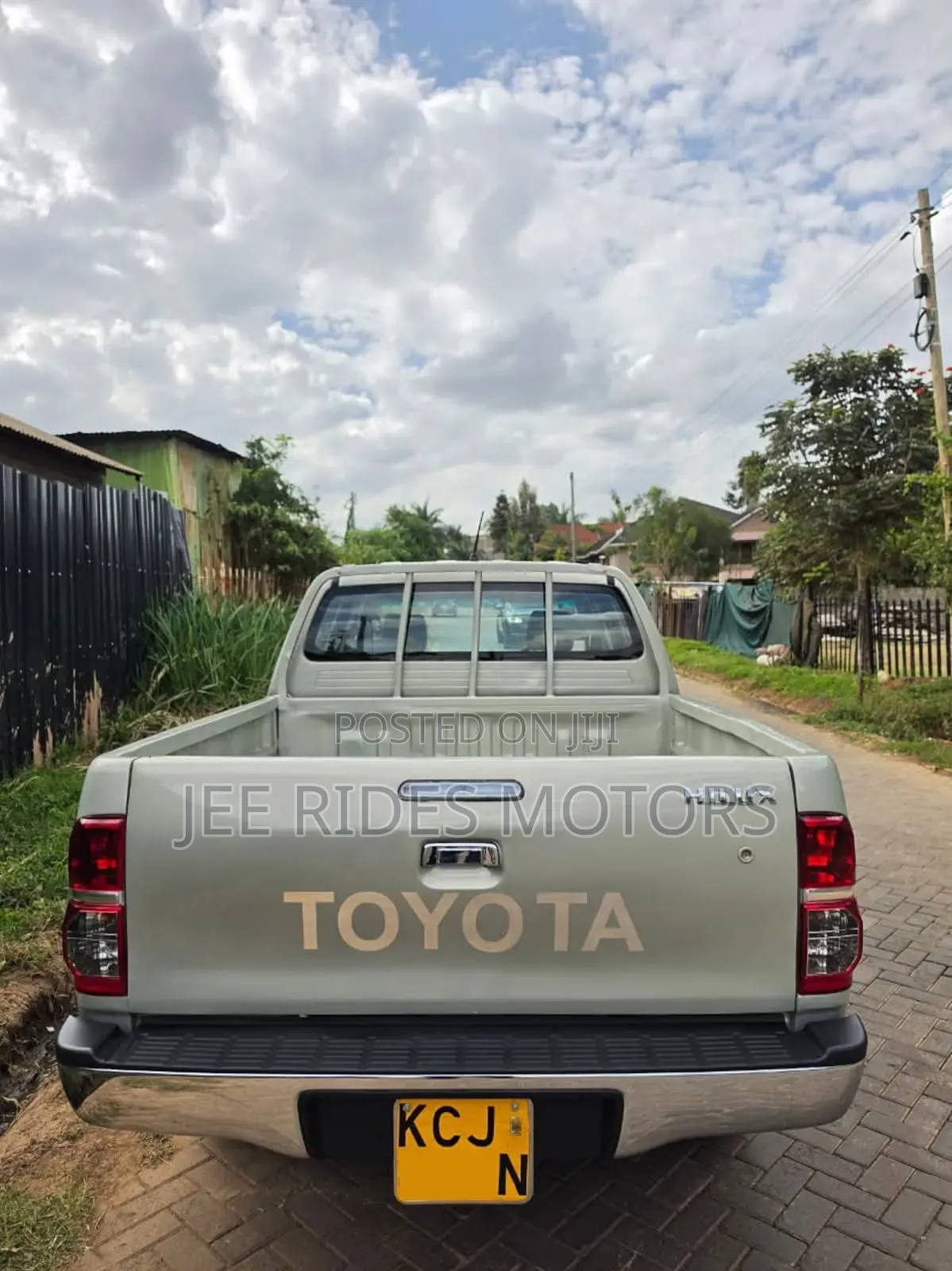 Toyota Hilux 2016 Teal