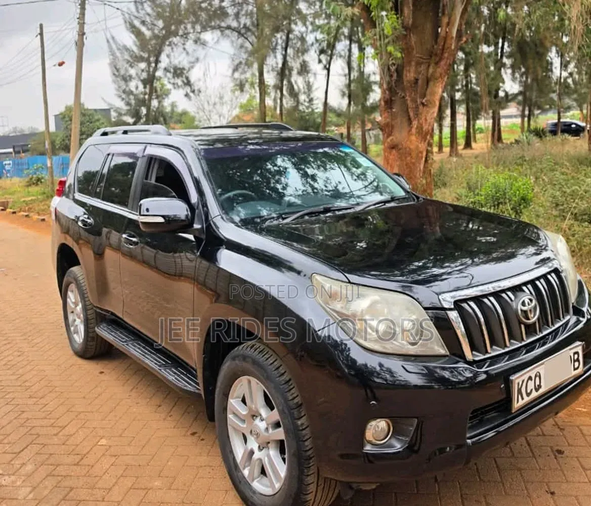 Toyota Land Cruiser Prado 2011
