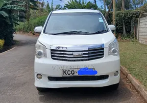 Toyota Noah 2012 White