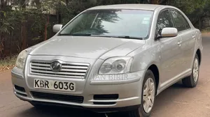 Toyota Avensis 2005 Gold