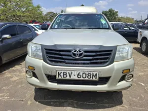 Toyota Hilux 2013 Gold