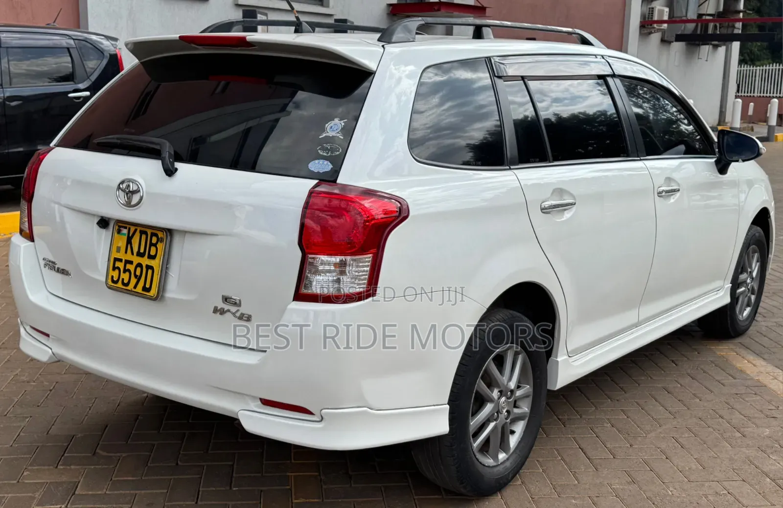 Toyota Corolla Fielder 1.5 Petrol FWD 2014 White
