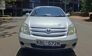 Toyota IST 2005 Silver