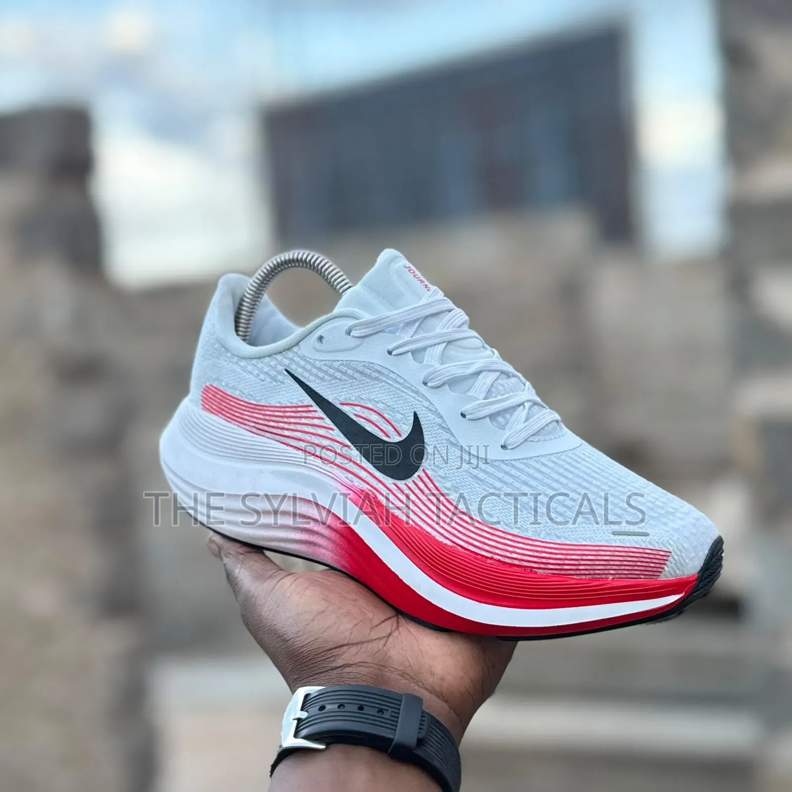 quality Unisex Nike Vomero Plus Sneakers