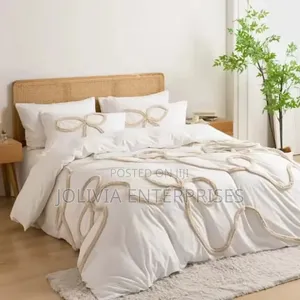 6*7 Bowknot Tufted Duvet Cover Set