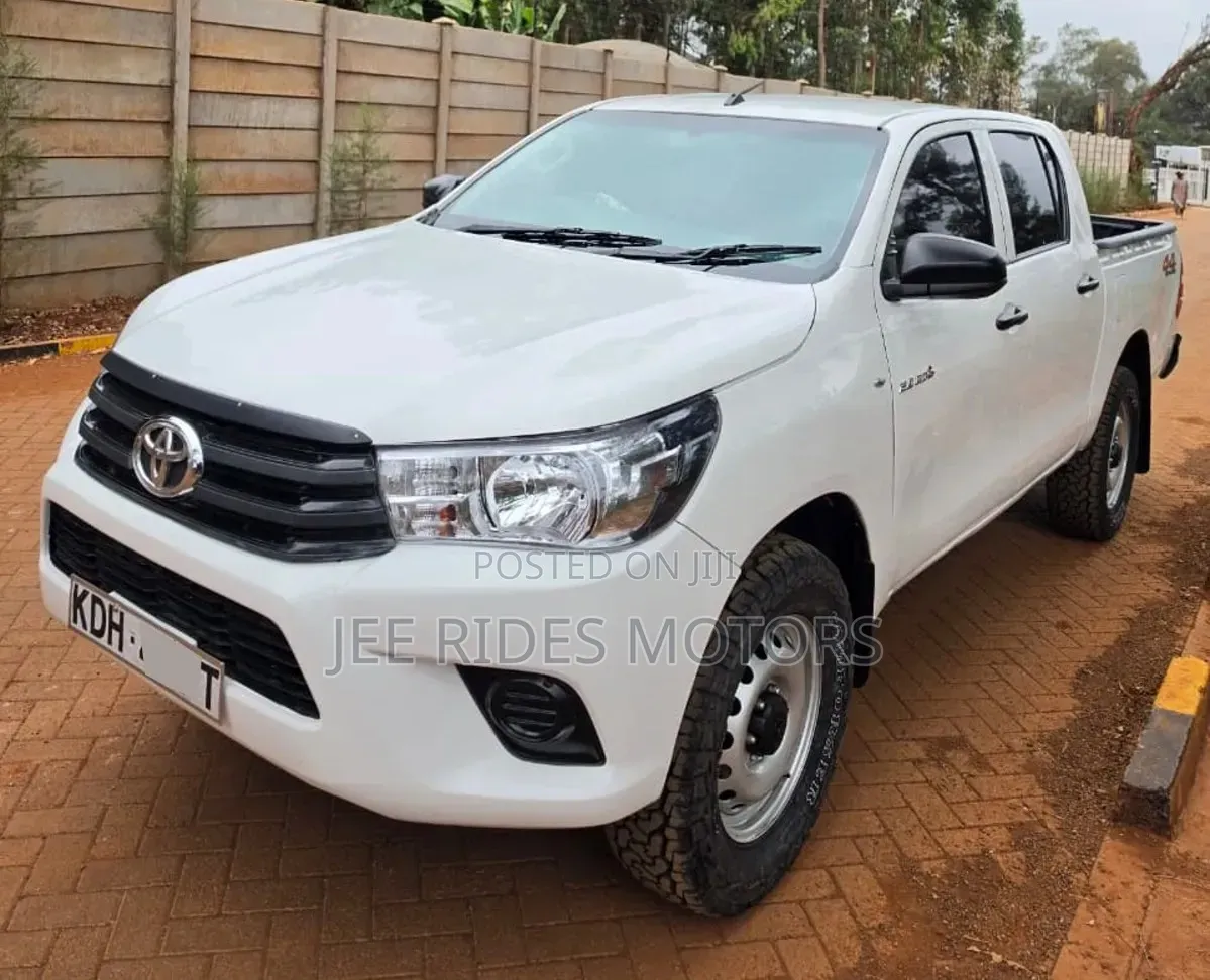 Toyota Hilux 2020 Ivory