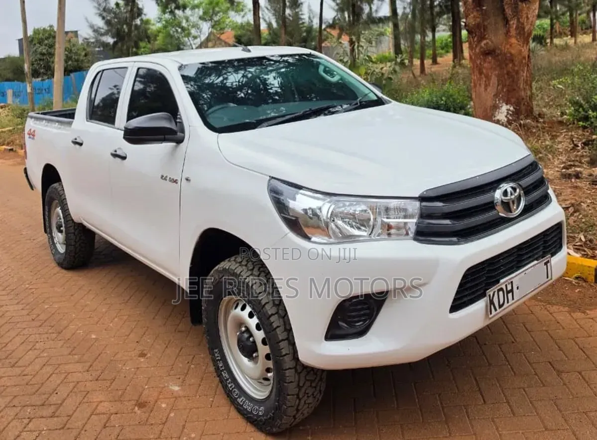 Toyota Hilux 2020 Ivory