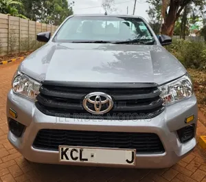 Toyota Hilux 2017 Silver
