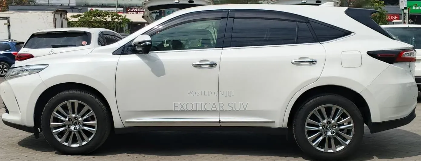 Toyota Harrier 2.0 2019 Off white
