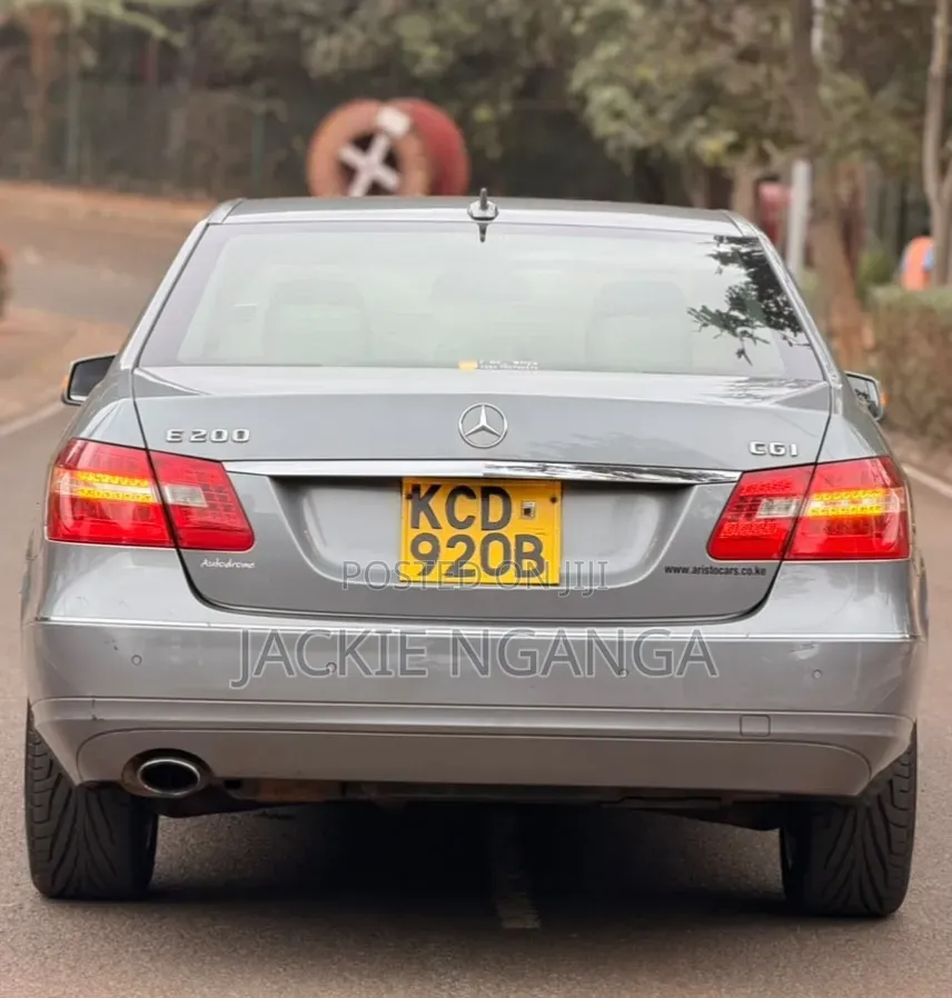 Mercedes-Benz C200 2010 Silver