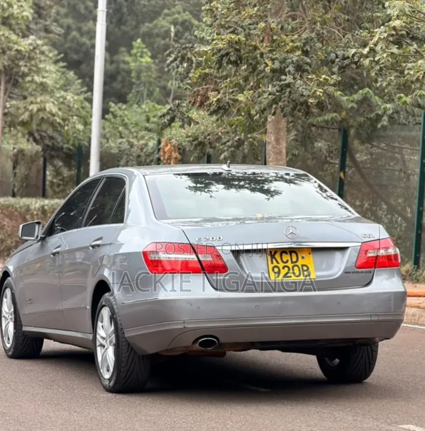 Mercedes-Benz C200 2010 Silver