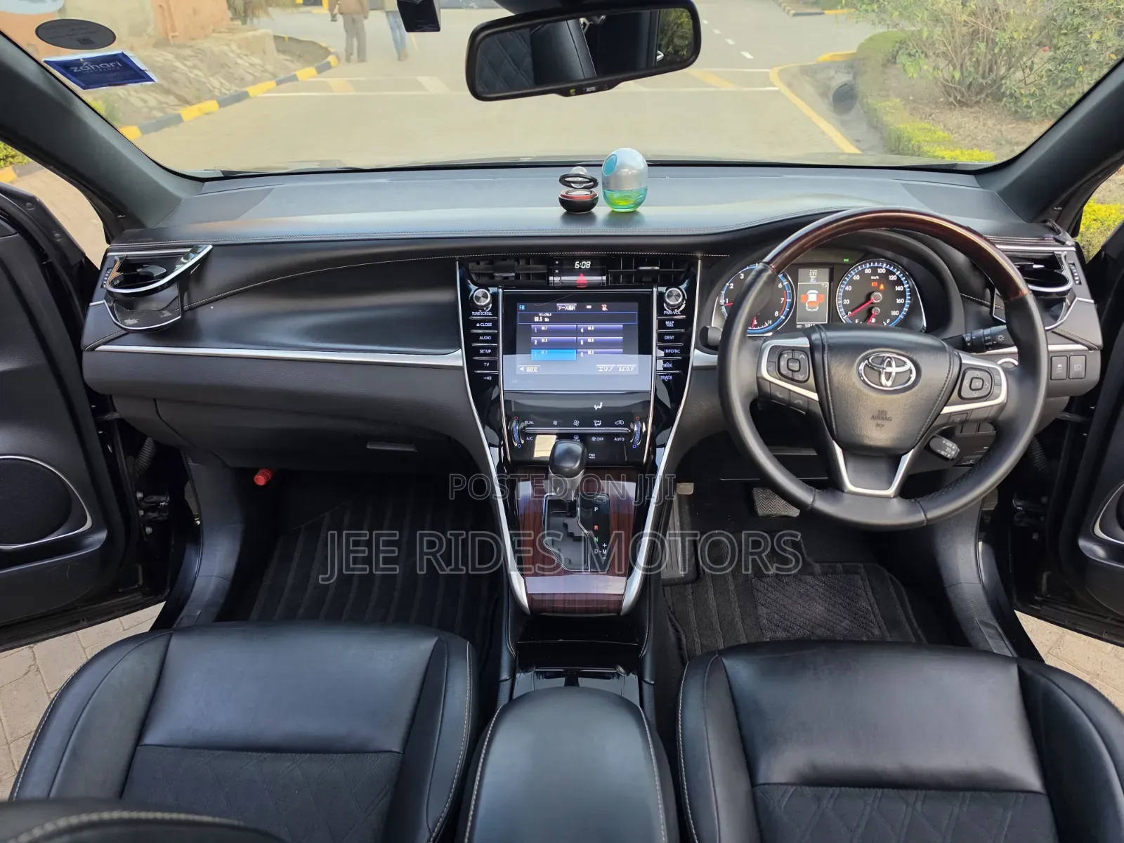 Toyota Harrier 2017 Burgundy