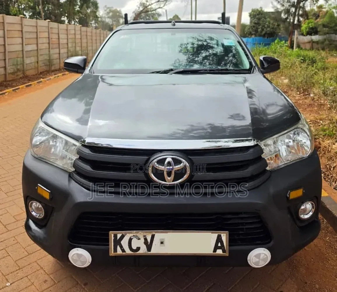 Toyota Hilux 2019 Green