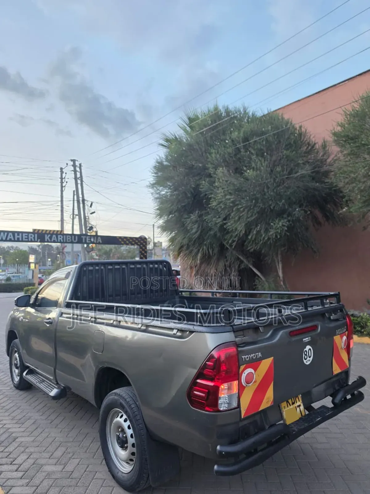 Toyota Hilux 2023 Gray