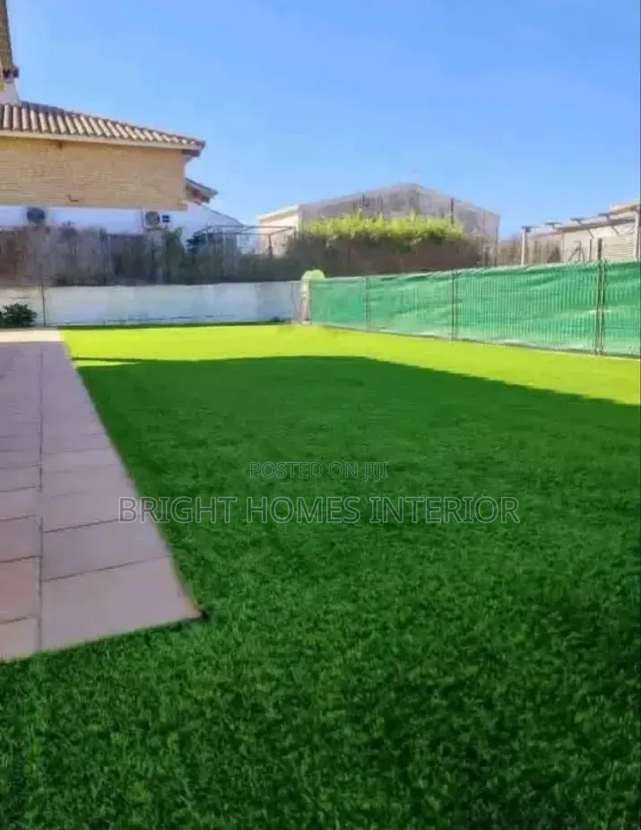 Grass Carpet Available in Medium Thickness 25mm