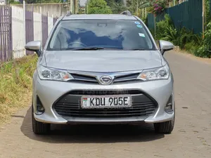 Toyota Voxy 2015 Silver