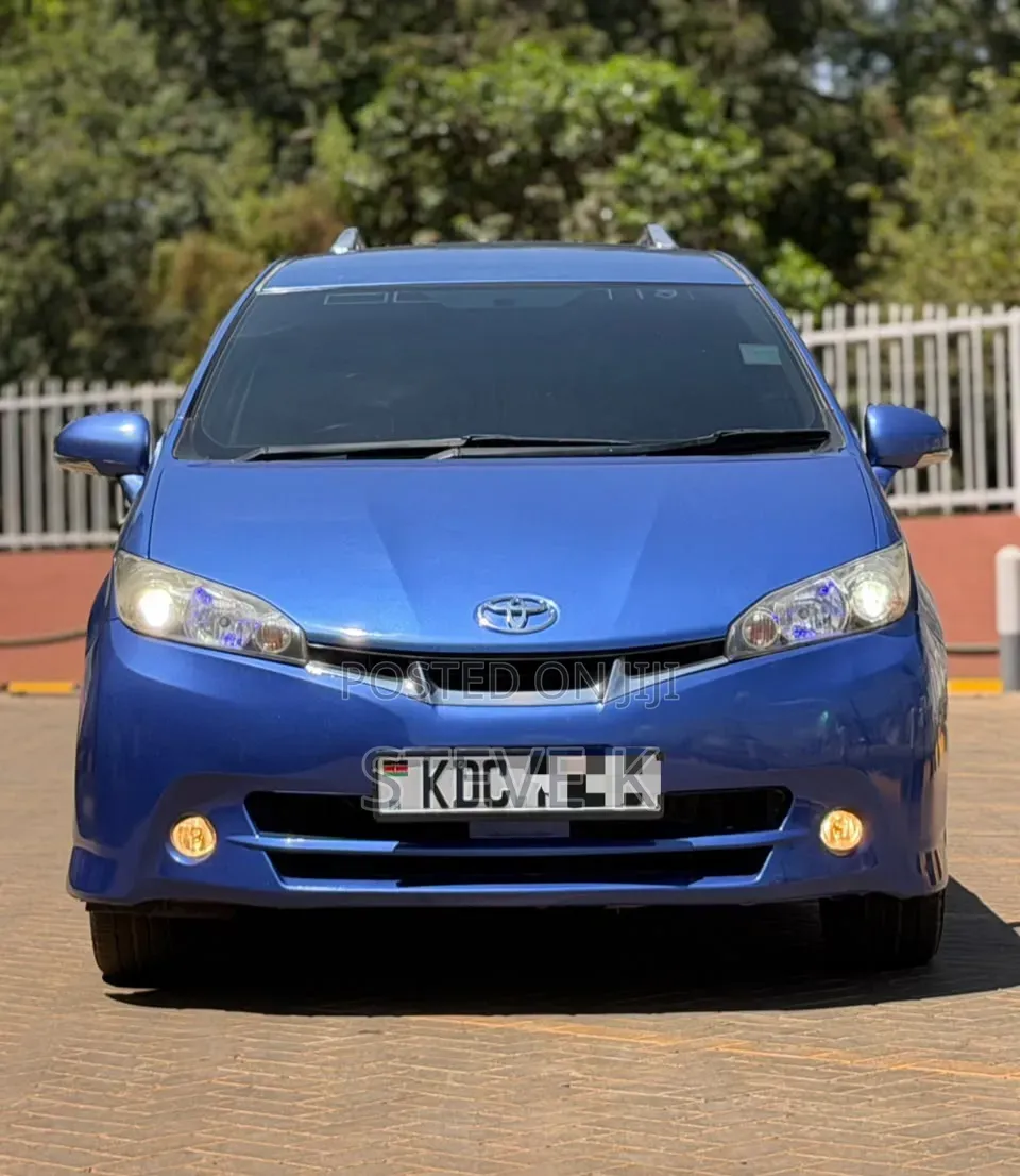 Toyota Wish 2014 Blue